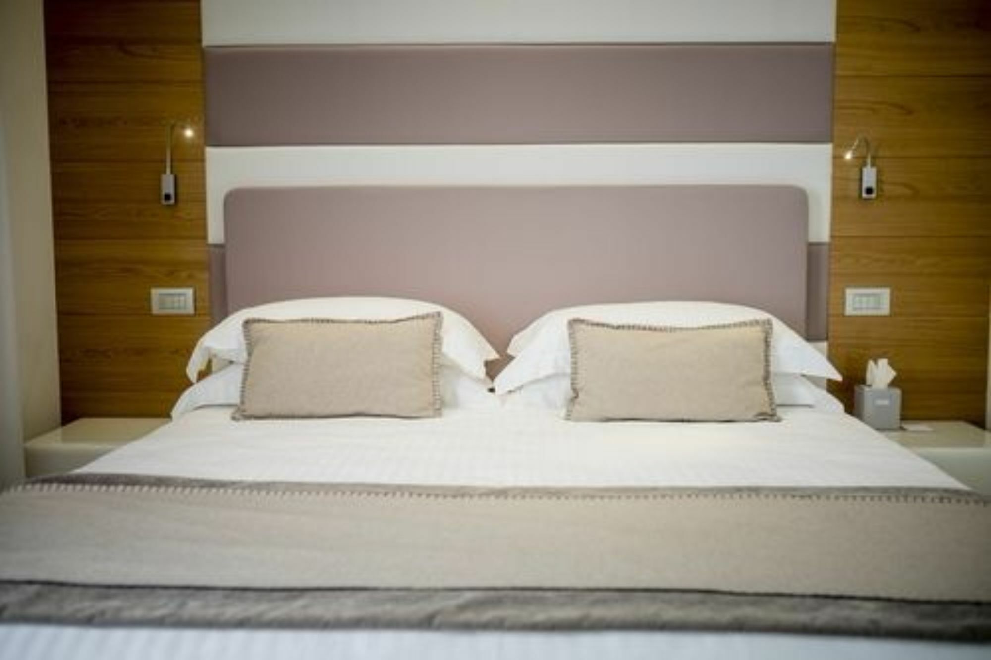 Apart-hotel Metropol Ceccarini - Luxury 4*